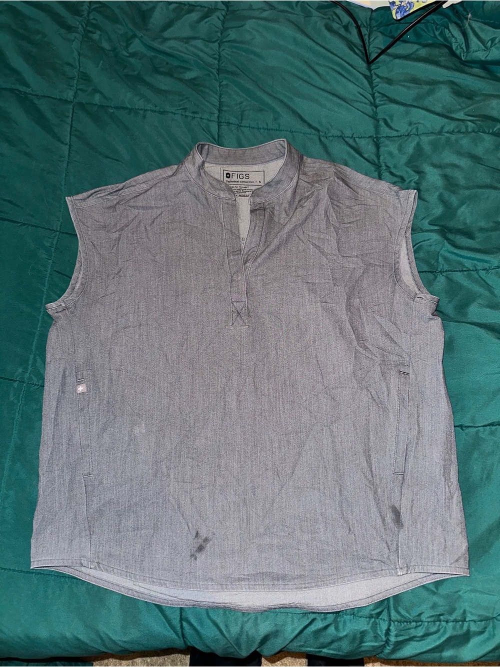 FIGS women Gray Sleeveless Shirt